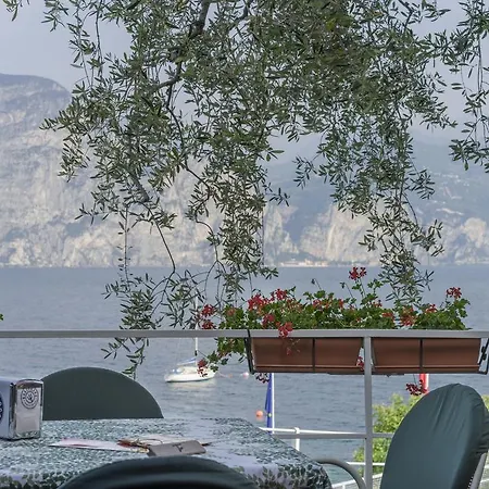 Campingplatz Monja Camping Village Brenzone sul Garda